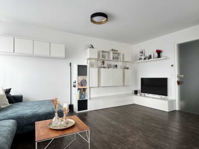Von Privat: Stilvolle, neuwertige 4-Zimmer-Wohnung mit traumhafter Terrasse und Garten