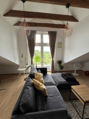 Stilvolle klimatisierte 2-Raum-Dachgeschosswohnung mit Balkon und EBK in Leverkusen