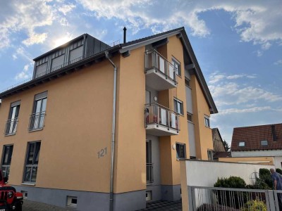 Stilvolle, neuwertige 4-Raum-Wohnung mit gehobener Innenausstattung mit Balkon