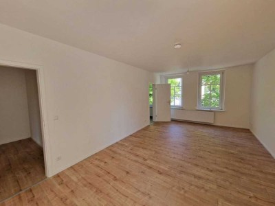Ganz neu hergerichtet * toller Grundriss * Bad mit großer Dusche * neue Einbauküche möglich