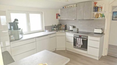 Möblierte drei Zimmer Wohnung mit herrlicher Aussicht