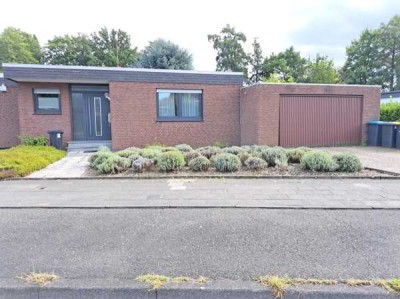 -Viel Platz für die Familie-
Attraktiver Bungalow auf schönem Grundstück