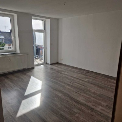 3-Zimmerwohnung DG mit Balkon Südseite im Zentrum von Werdau