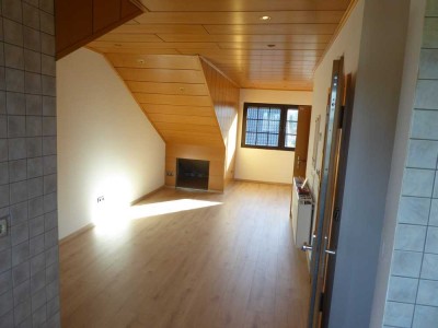 Helle 2-Zimmer Dachgeschosswohnung in Bergheim