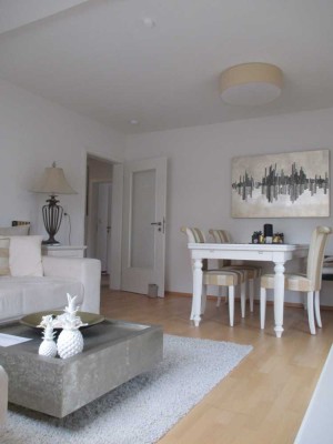 Edle 4 Zimmer-Stadtwohnung mit charmantem Balkon