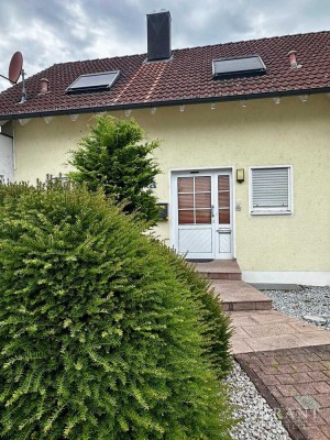 Einziehen und wohlfühlen - ruhig gelegenes Haus mit Wintergarten