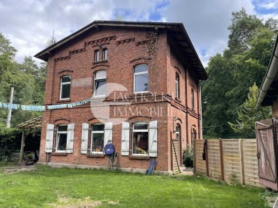 Charmantes Landhaus mit Geschichte und großem Grundstück