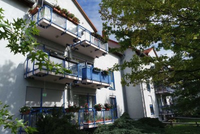 Günthersdorf - Familienwohnung in grüner und beliebter Siedlungslage mit Balkon und Stellplatz