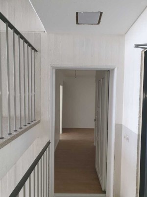Erstbezug: Sanierte 4-Zimmer-Wohnung/Balkon in Köln Nippes