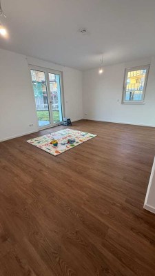 Modern Neubau 5 rooms apartment with 175m2 Private Garden