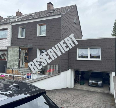 RESERVIERT !! Ich bin ein sehr gepflegtes Reiheneckhaus mit großer Kellerdoppelgarage