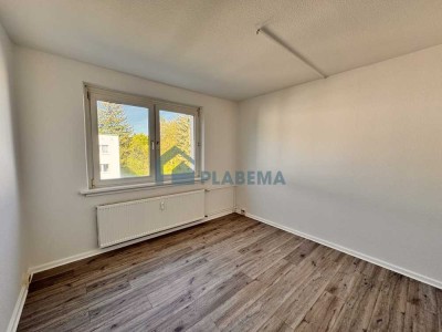 3- Zimmer- Wohnung mit Einbauküche, aktuell in Renovierung - Stellplatz bei Bedarf