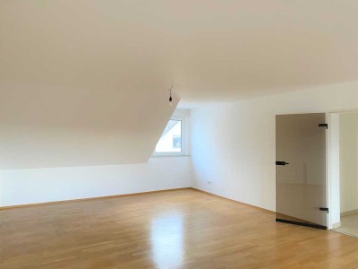 Schöne und helle 3 Zimmer DG-Wohnung in Götzenhain