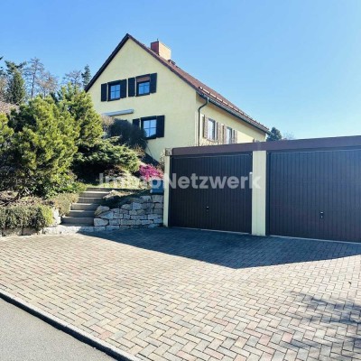 ***Idyllisches Familienhaus mit Anliegerwohnung – ländlich gelegen und in exzellentem Zustand***