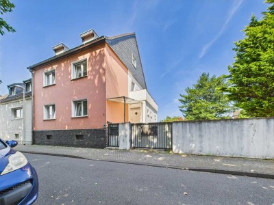 Platz satt! Geräumige Doppelhaushälfte am Stadtrand von Düren..