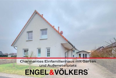 Charmantes Einfamilienhaus mit Garten und Außenstellplatz