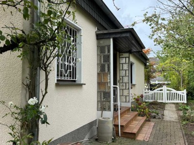 Freistehendes EINFAMILIENHAUS für Gartenliebhaber in Leverkusen Rheindorf