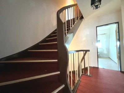 Familienfreundliches Einfamilienhaus in Calden mit idyllischem Garten und Erweiterungspotenzial.