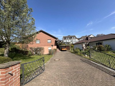 * Uslar * Einfamilienhaus auf ca. 922 m² Grundstück * Wfl. ca. 145 m² * Garten * Carport *