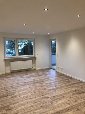 Frisch sanierte, moderne 3 Zimmer Küche Bad Loggia