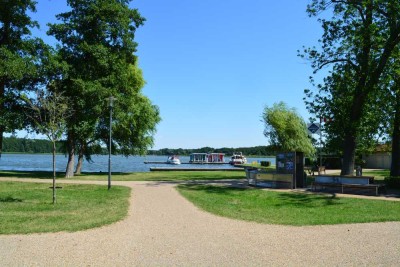 Top Dachgeschoss, Zweitezug n. Sanierung,moderne und schöne Ausstattung,Laminat,Isolierglasfenster