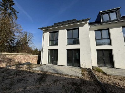 !!! RESERVIERT !!! Neubau-Reiheneckhaus mit Garten & Dachterrasse!
