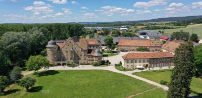 Repräsentative Orangerie: Wohnen am Schloss mit Jagdmöglichkeit