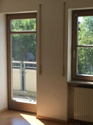 Gepflegte 3-Zimmer-Maisonette-Wohnung mit Balkon und Einbauküche in Ansbach