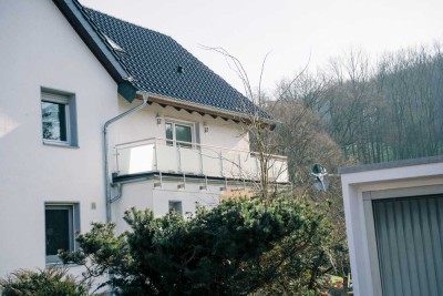 3-Zimmer-Wohnung mit Balkon im Grünen/Erstbezug nach Sanierung