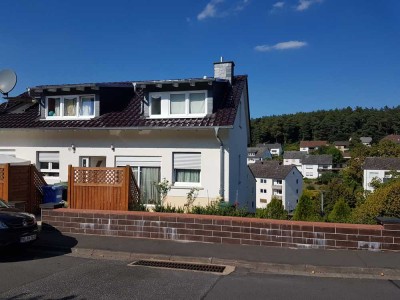 Sehr Schöne drei Zimmer Wohnung in Marburg zu Vermieten