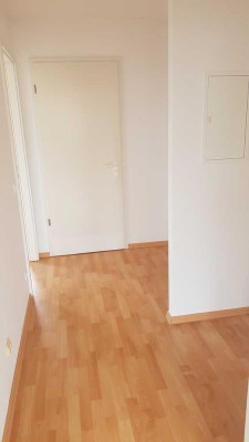 SOFORT- Superhelle Großzügige 1,5 Zimmer, mit Balkon, sucht netten bewohner