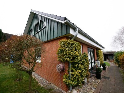 Einziehen und Wolfühlen! Modernisiertes Einfamilienhaus + großem Grundstück in Hüttblek