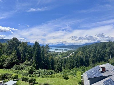 Lichtdurchflutete DG Wohnung mit Weitblick!
