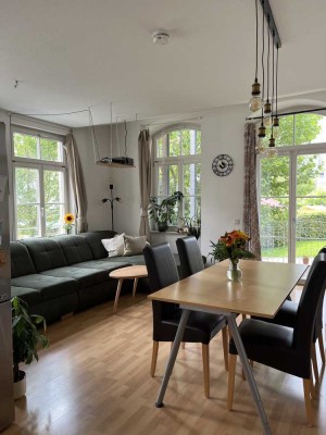 Charmante und helle Altbauwohnung sucht neue Mieter!