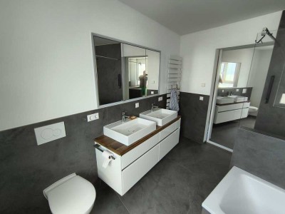 Attraktive 6-Zimmer-Doppelhaushälfte mit gehobener Ausstattung, EBK und begehbarer Kleiderschrank