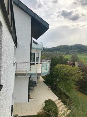 Schöne 3-Zimmer-EG-Wohnung mit gehobener Innenausstattung mit Balkon und EBK in Waldstetten