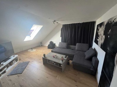 Ländlicher Charme trifft modernen Komfort - Lichtdurchflutete 1,5 Zimmer- Wohnung in Oberneuching!