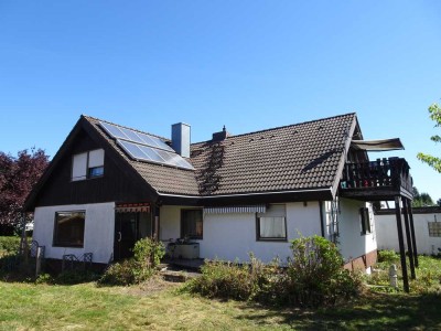 Ruhig gelegenes Zweifamilienhaus mit Doppelgarage in Herzogenaurach-Nähe Schulzentrum Süd