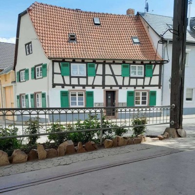 Charmantes saniertes Fachwerkhaus in Windesheim mit Kaminofen