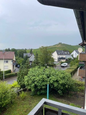 Geschmackvolle 4,5-Raum-Wohnung mit Balkon und Einbauküche in Heilbronn mit Blick auf den Wartberg