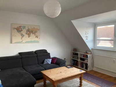 Helle 4-Zimmer Dachgeschosswohnung mit Balkon in Rüttenscheid mit Garage