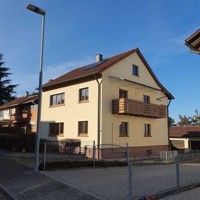 Kieselbronn, Ein-/Zweifamilienhaus mit Abstell -und Garagengebäude in ruhiger, sonniger Lage