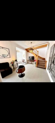 5-Zimmer-Maisonettewohnung mit zwei Stellplätzen direkt am grünen Teltowkanal!