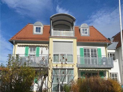 Exklusive 2-Raum-DG-Wohnung mit Balkon und EBK in Biessenhofen