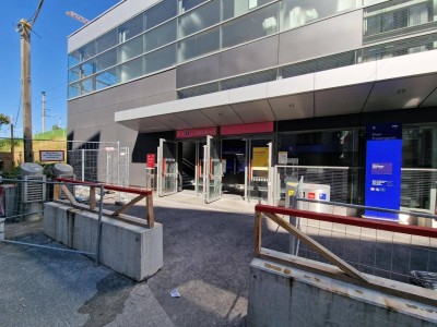 "Direkt bei der S-Bahn - Helle 3-Zimmerwohnung in zentraler Ruhelage - WG geeignet"