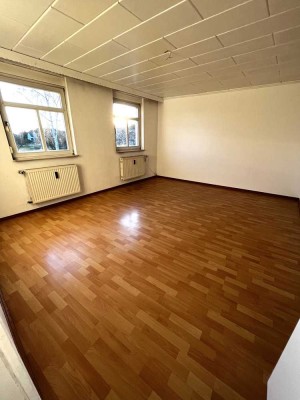 Großzügige 2-Zimmerwohnung mit Balkon und Einbauküche!