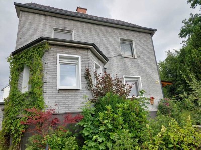 Kernsaniertes Einfamilienhaus mit Zweifamilienhauspotenzial, großem Grundstück und naturnaher Lage