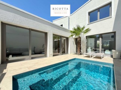 Atriumhaus mit lichtdurchflutetem Innenhof und beheiztem Pool -  Mallorca Flair in Aichwald