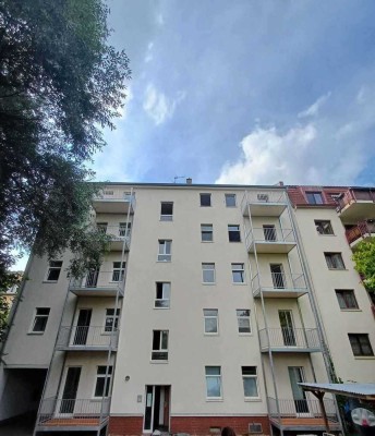 Bezugsfreie 4-R-Wohnung in denkmalgeschützten Gründerzeitgebäude, Anger-Crottendorf, mit Balkon