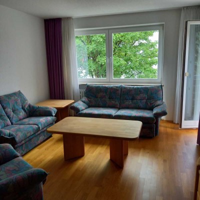 Blumenau: Hervorragend geschnittene, freie  3- Zimmer-Wohnung mit Balkon im Grünen